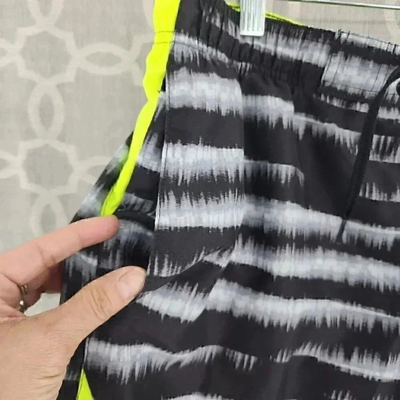 Nike Striped Men's Swim Trunk M - Picture 4 of 10